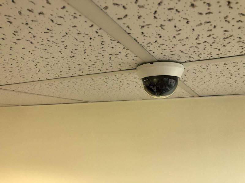 HD-TVI камера видеонаблюдения в офисе